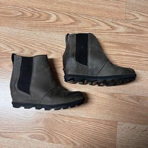 Sorel Wedge Bootie size 9